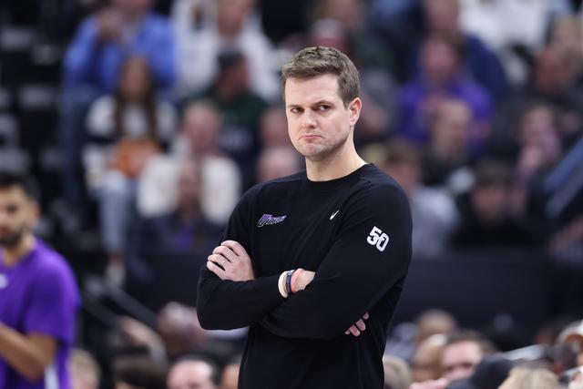 易建联真的混不下NBA吗？5年换4队后才发现，答案可能很意外